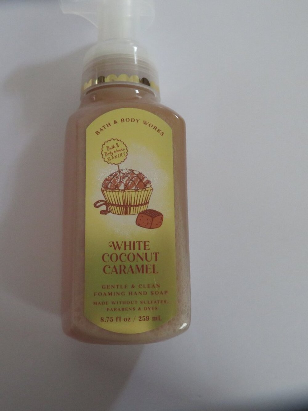 Bath & Body Works WHITE COCONUT CARAMEL Foaming Hand Soap, NQWT